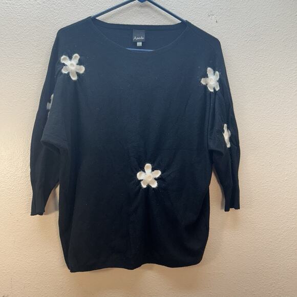 Aaeda Sweater SZ L Black White Floral Soft Rayon Blend Long Sleeve Preppy Artsy - Picture 1 of 5